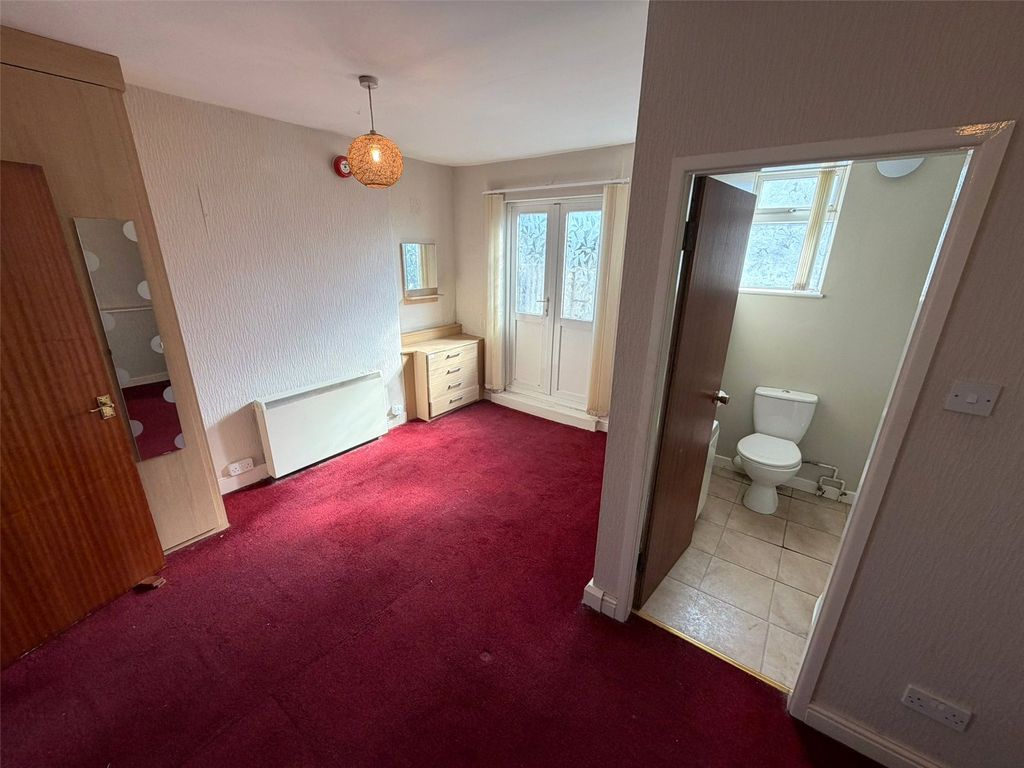 Property photo 2 of 7 Picture No. 04