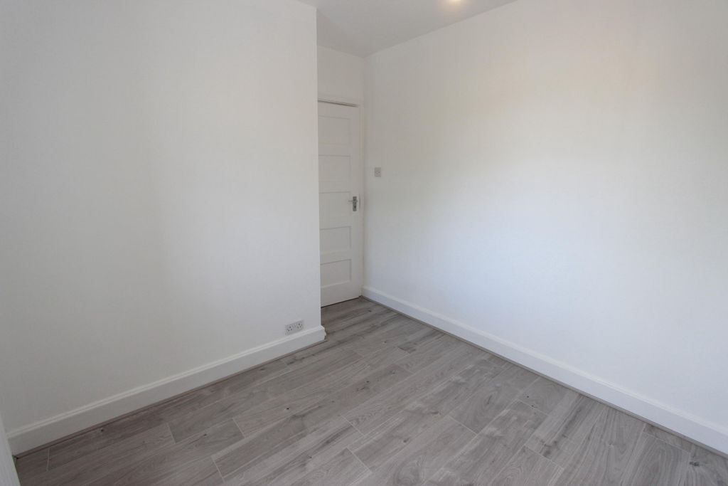 Property photo 3 of 44