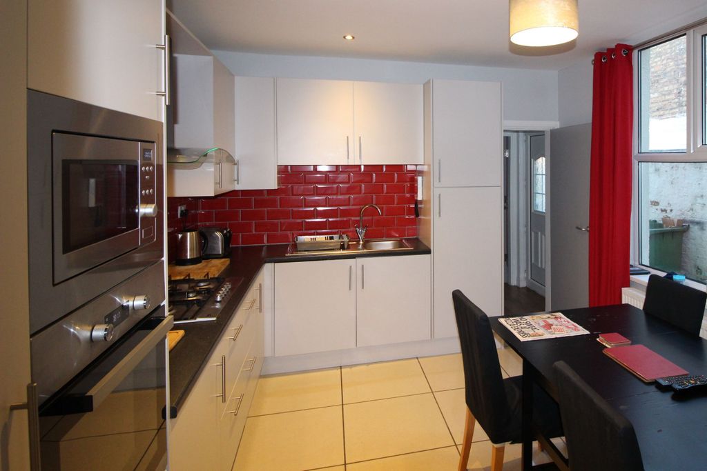 Property photo 3 of 7