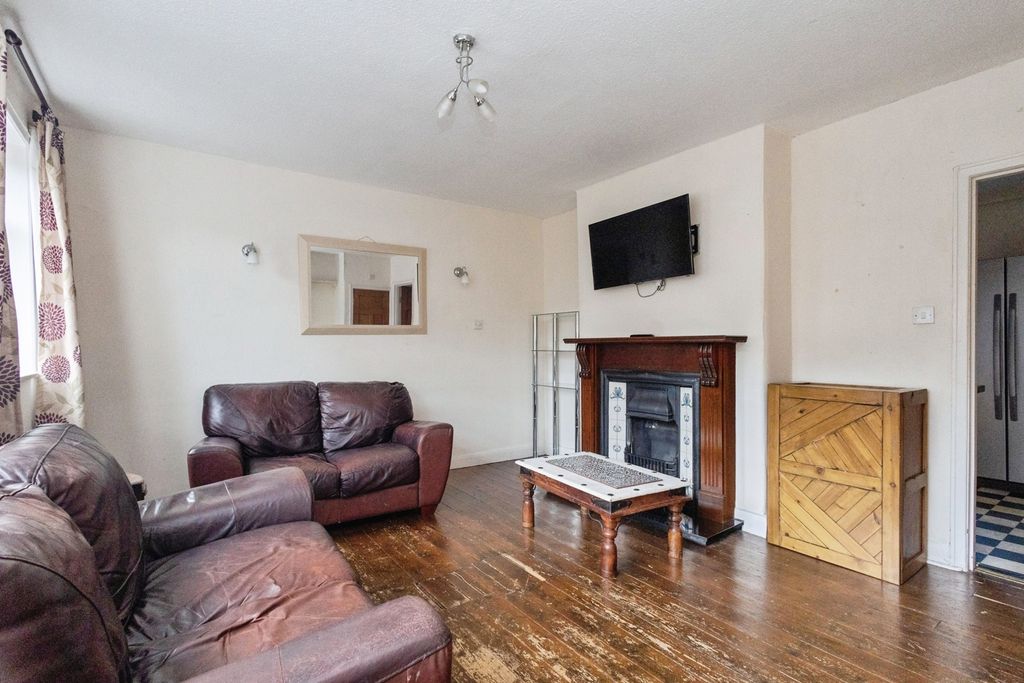 Property photo 3 of 17 Photo