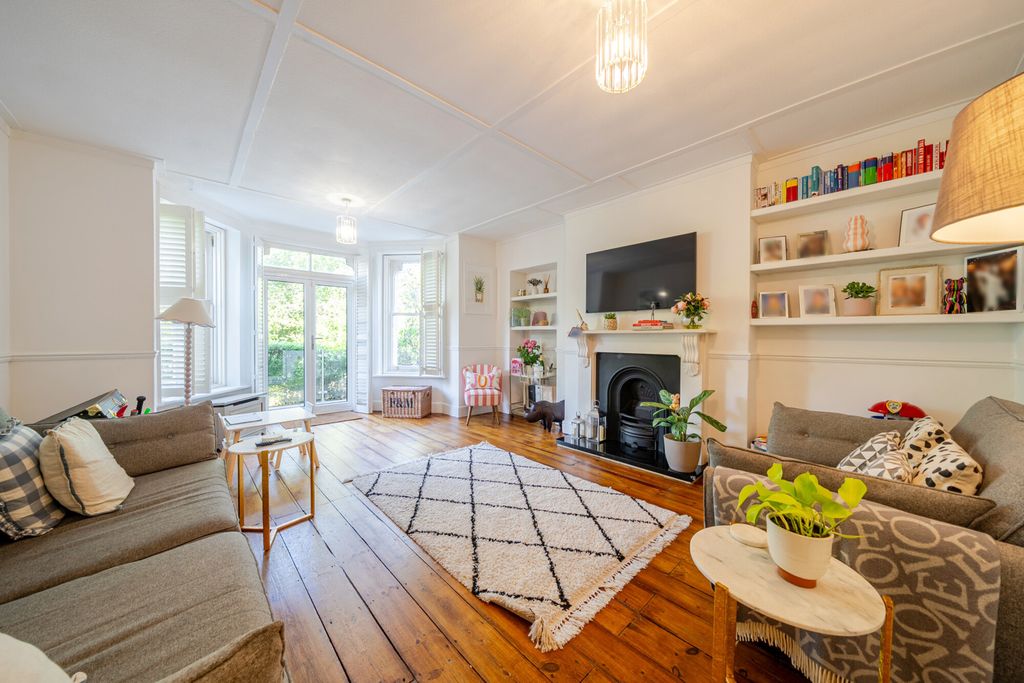 Property photo 2 of 24 1454718-11-6A0300...