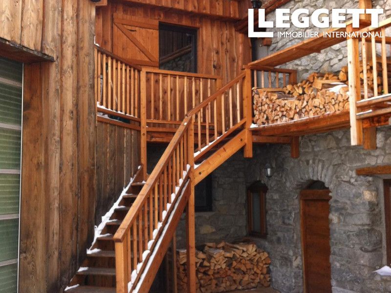 Property photo 2 of 8