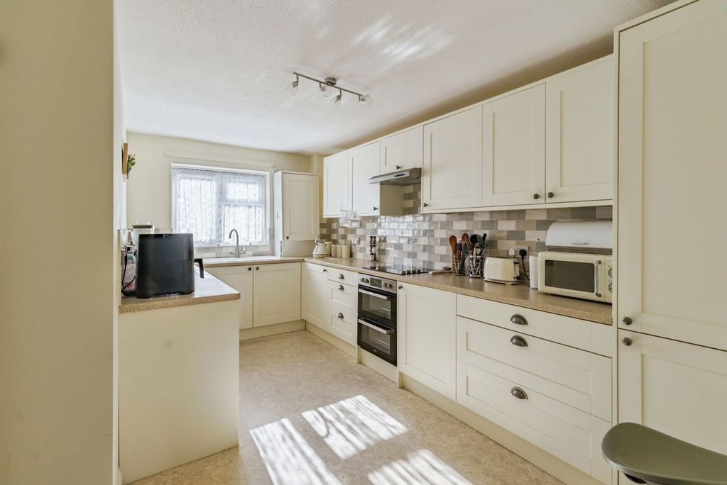 Property photo 2 of 11 Pbox-Img.Jpg