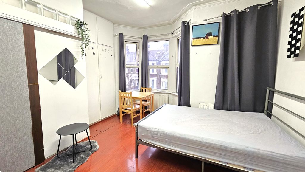 Property photo 3 of 6