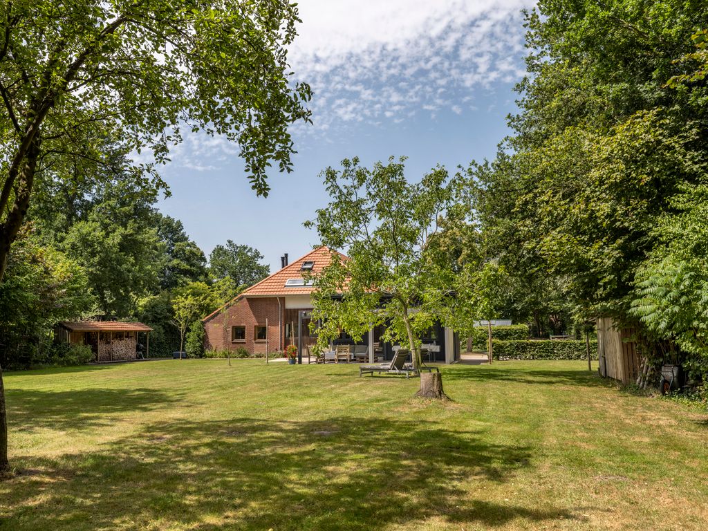 Property photo 3 of 46