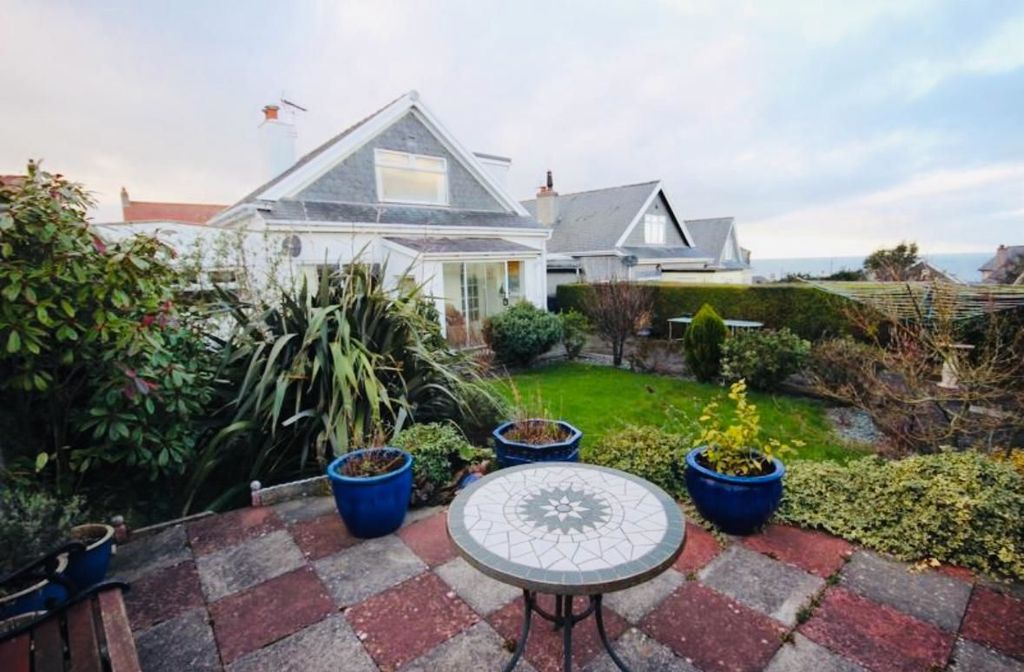 Property photo 3 of 24