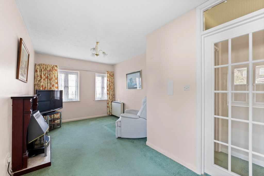 Property photo 3 of 10