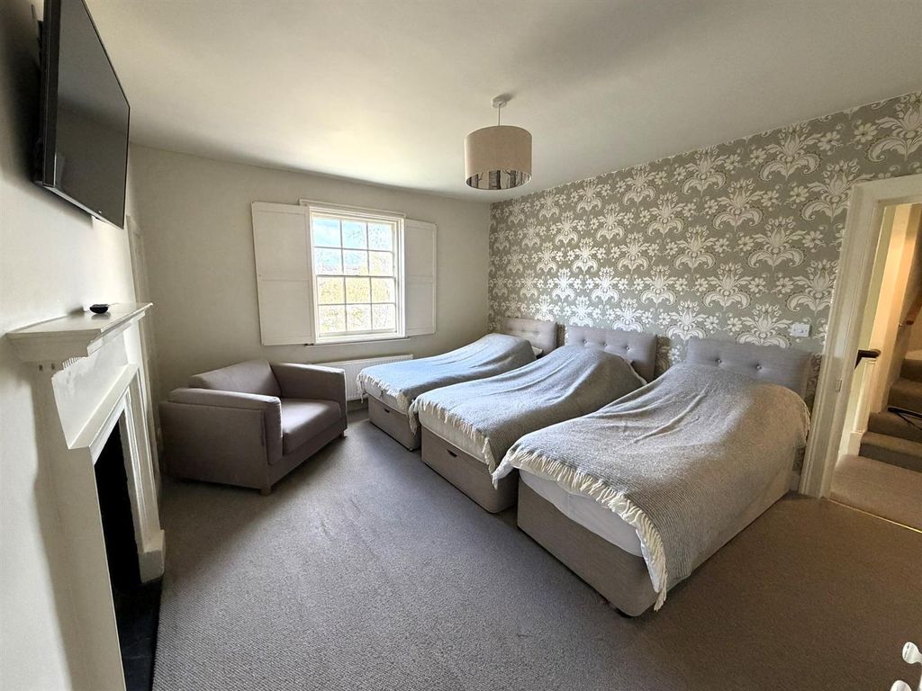Additional image 5 of 5 bed property to rentSt James's Parade, City Centre, Bath BA1