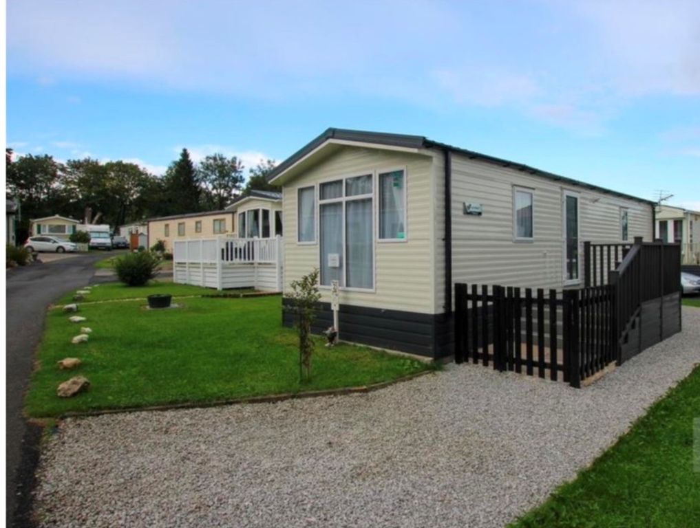 Property photo 1 of 2
