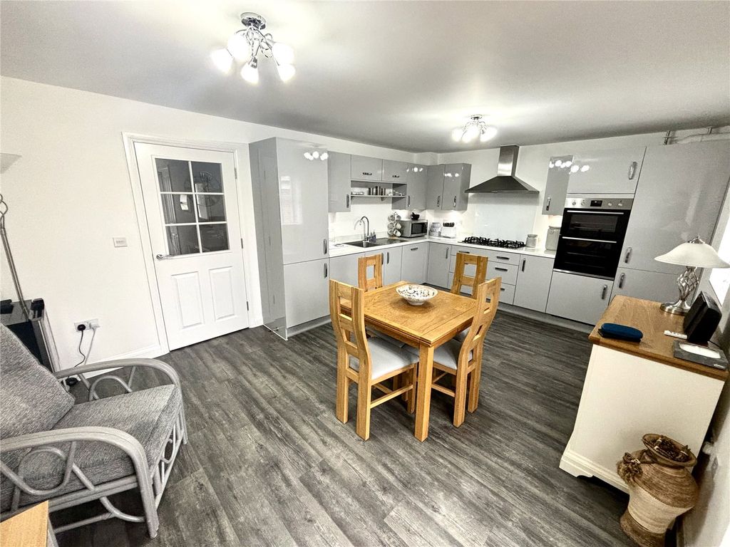 Property photo 3 of 24 Picture No. 48