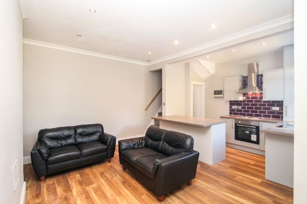 Property photo 3 of 13 Picture No. 02