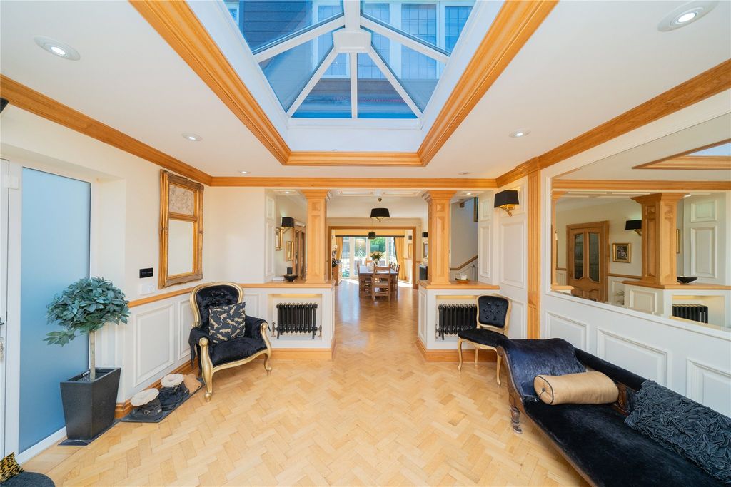 Property photo 2 of 57 Picture No. 81