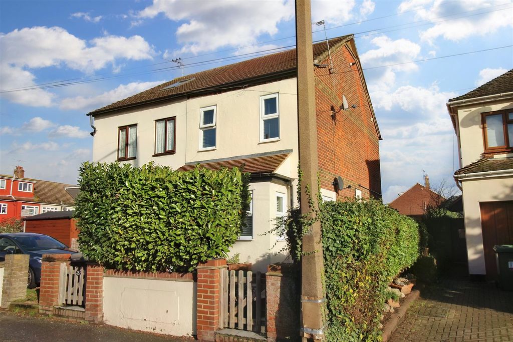 Property photo 2 of 25