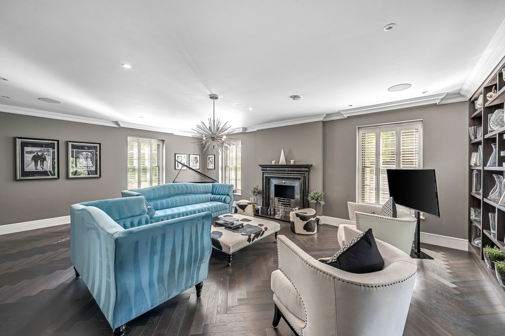 Property photo 2 of 20