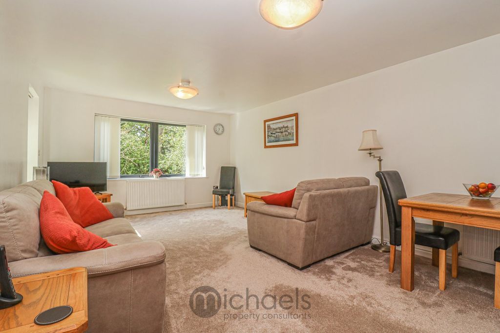 Property photo 3 of 19
