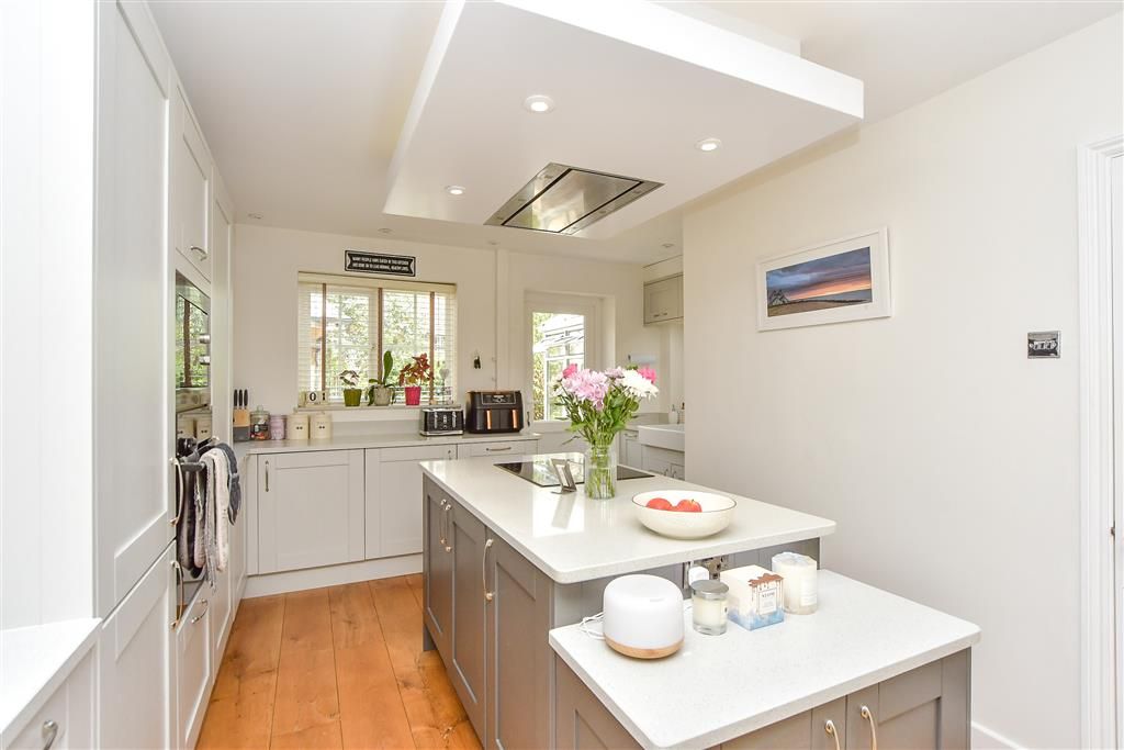 Property photo 2 of 17 Kitchen/ Breakfast Room