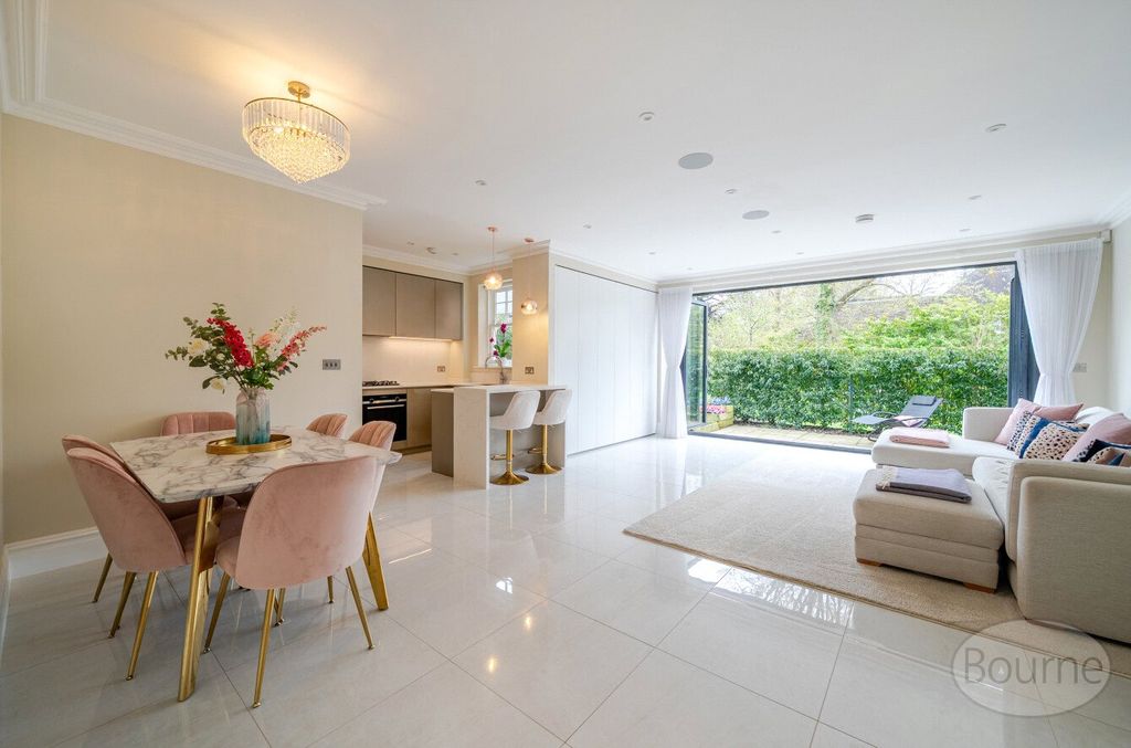 Property photo 2 of 25 Picture No. 80