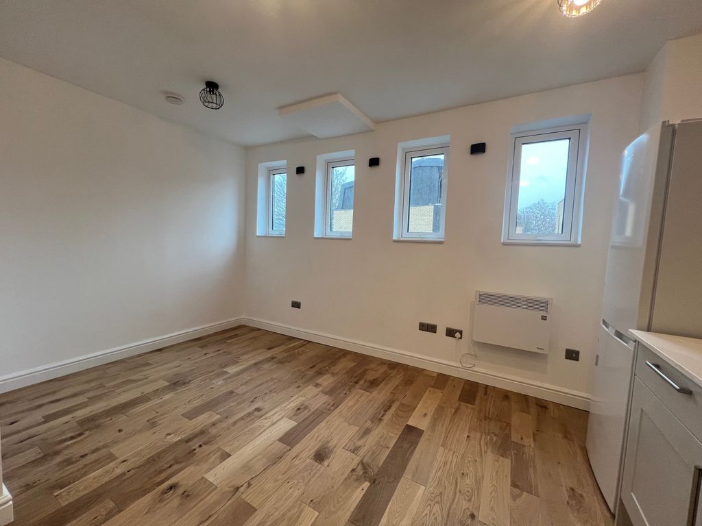 Property photo 2 of 3