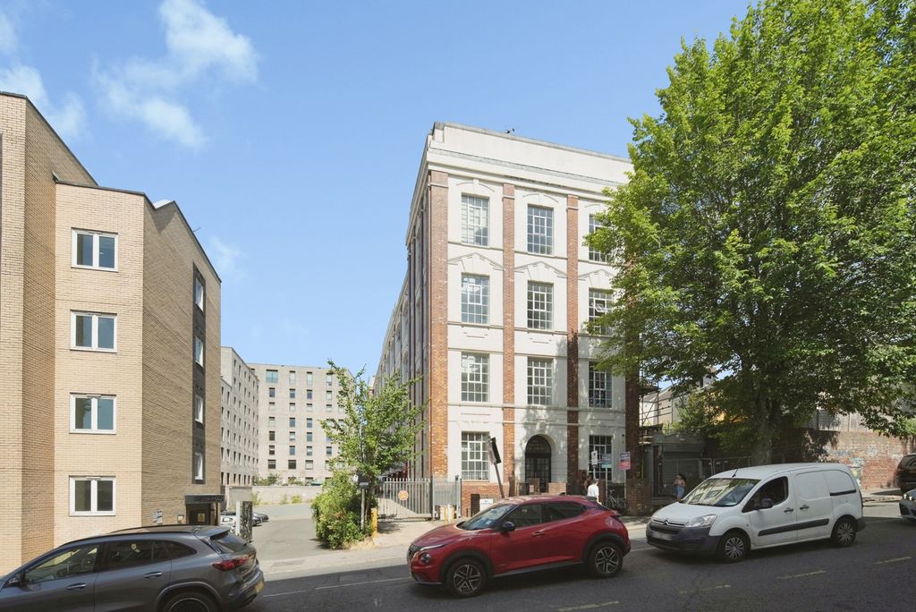 Property photo 1 of 19 Pbox-Img.Jpg