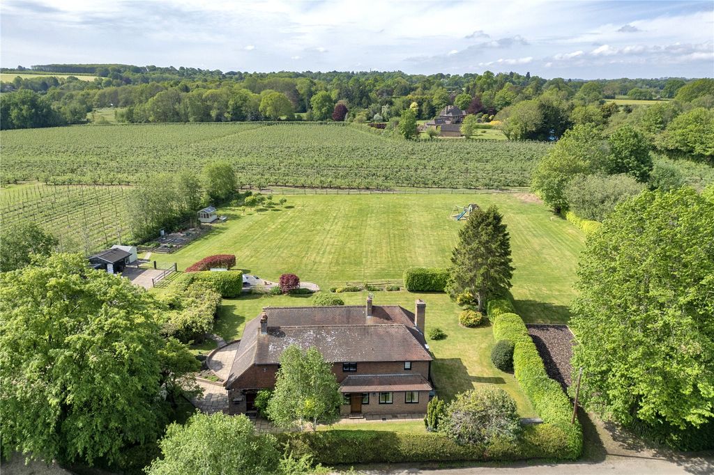 Property photo 1 of 28 Lime Tree Cottage