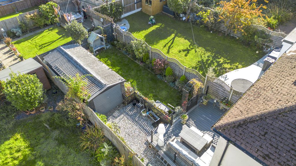 Additional image 17 of 3 bed semi-detached house for saleCoulsdon Road, Coulsdon CR5