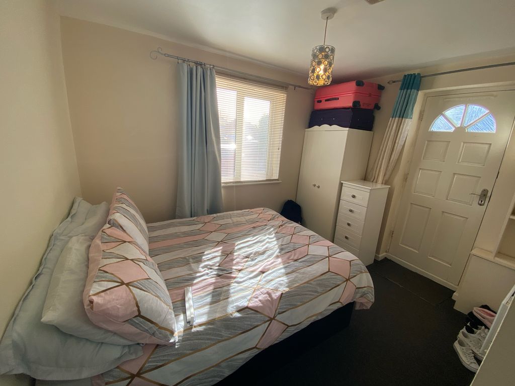 Property photo 3 of 5