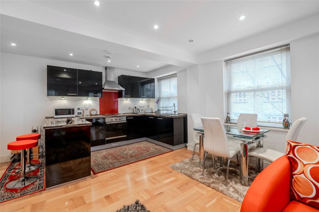 Property photo 2 of 6 Picture No. 10