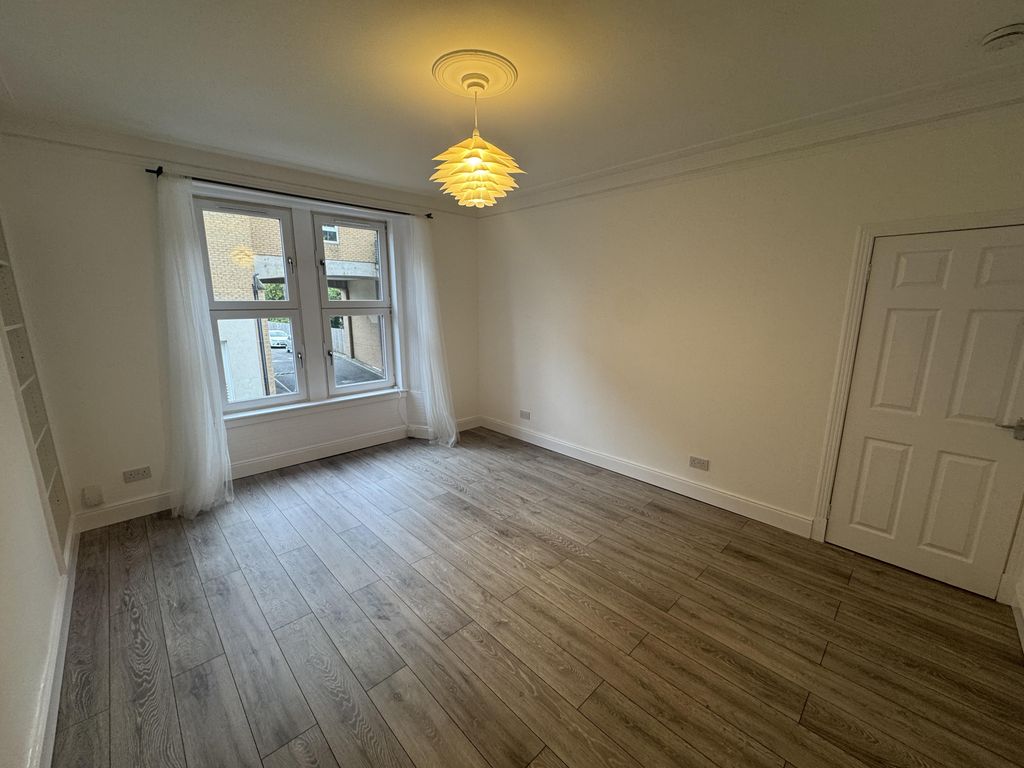 Property photo 2 of 25