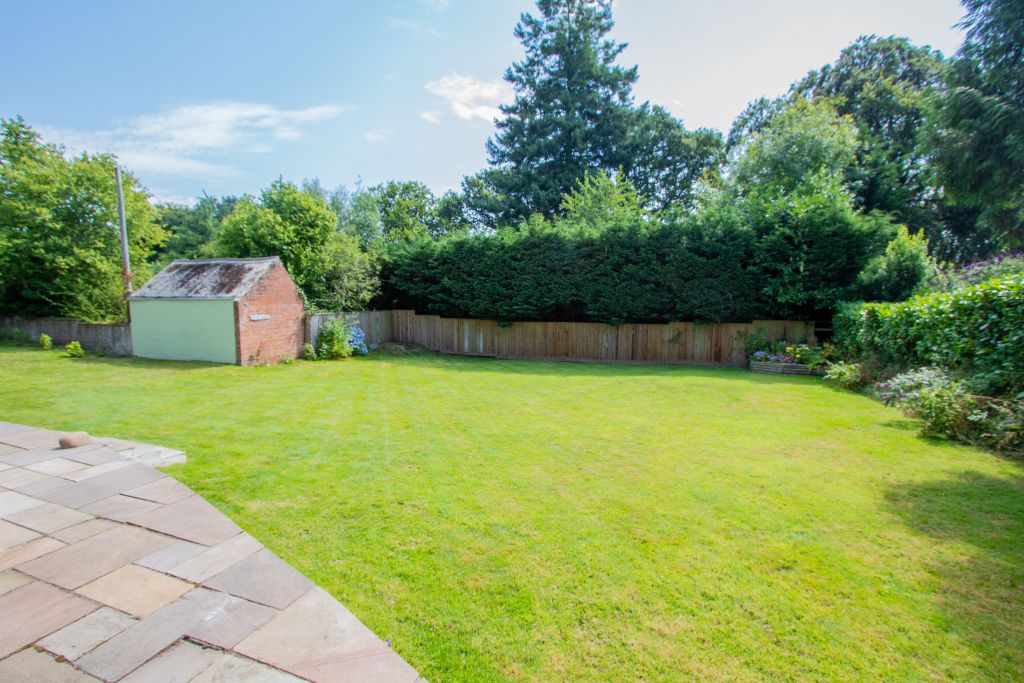 Property photo 2 of 18 Garden