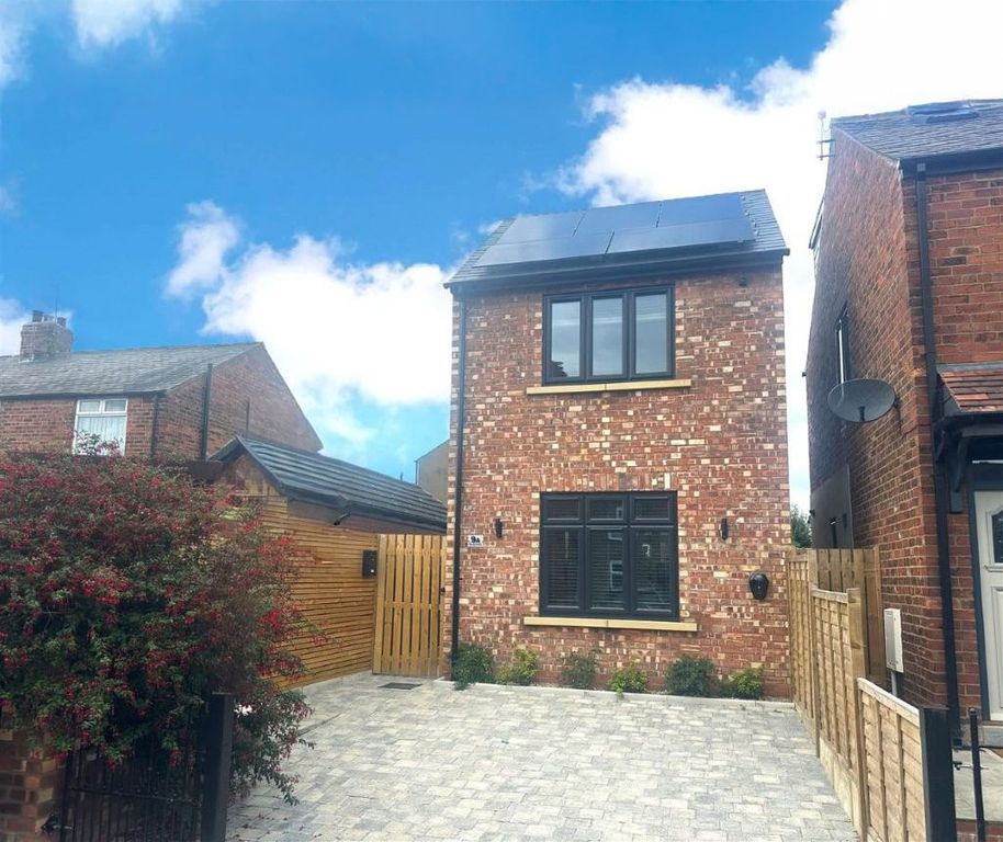 Property photo 1 of 11 Photo 8