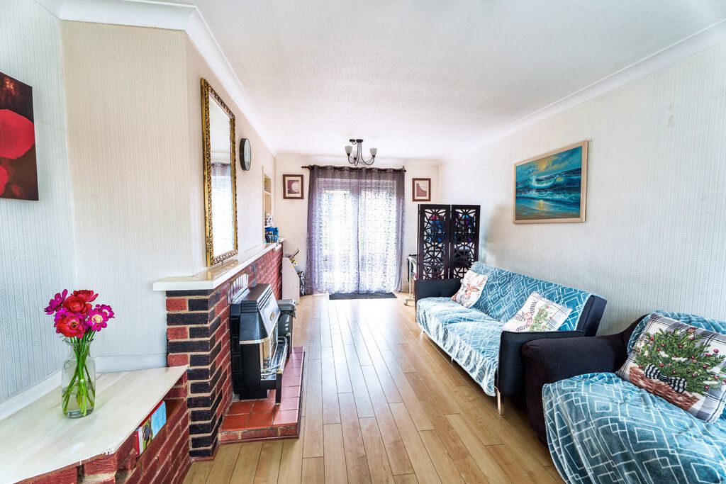 Property photo 3 of 16 A7400394-Hdr.Jpg