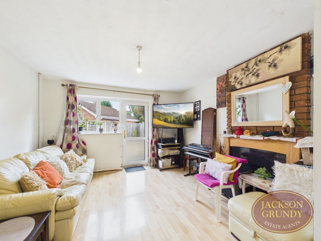 Property photo 2 of 15 Keyham Court