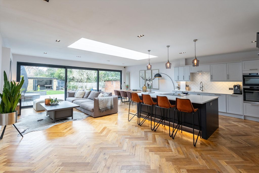 Property photo 2 of 22 Image