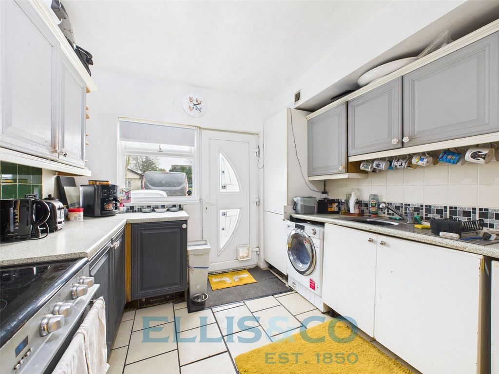 Property photo 3 of 15 Picture No. 17