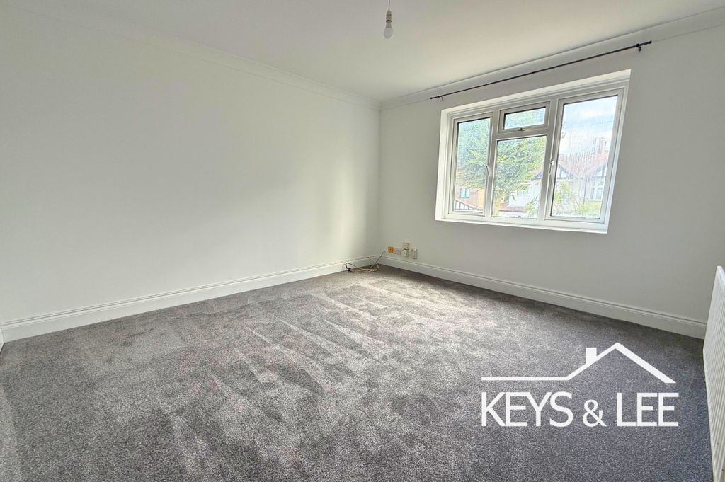 Property photo 2 of 10 5315772