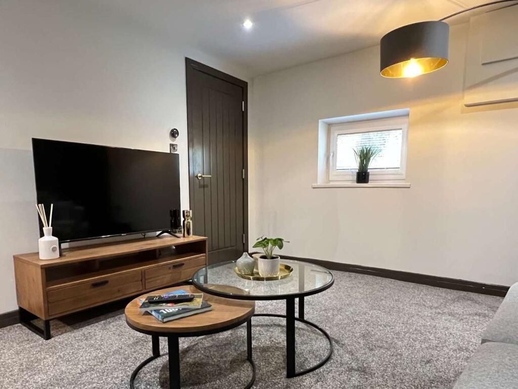 Property photo 3 of 9 Gallery