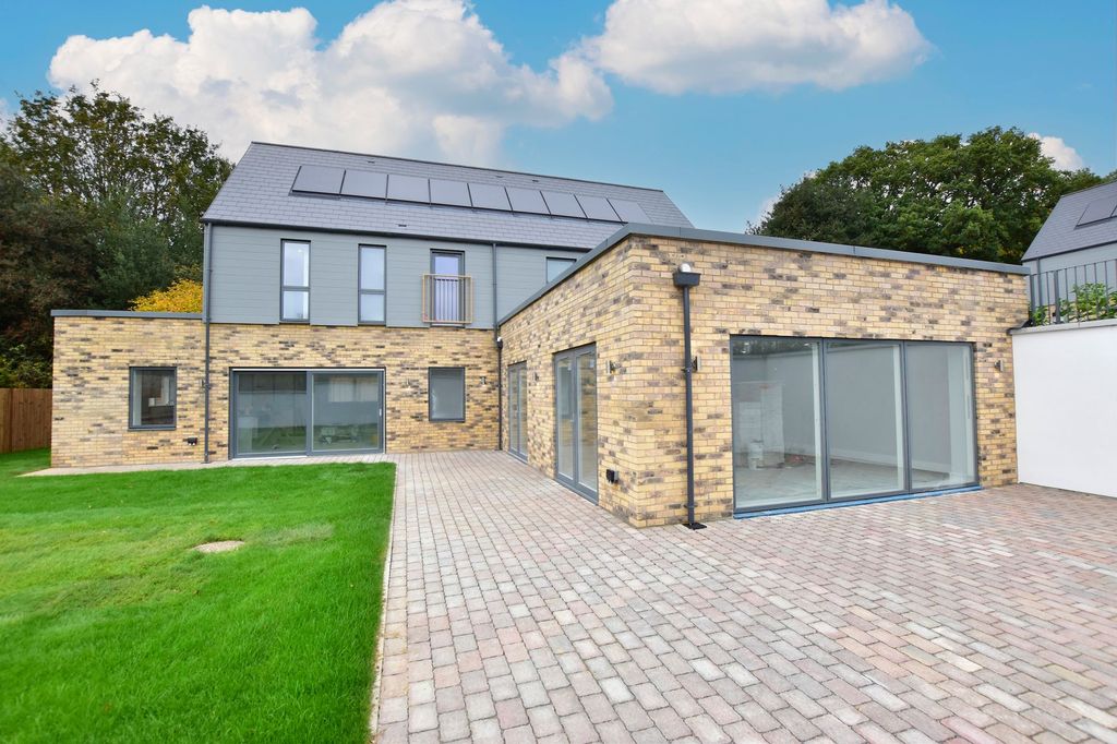 Property photo 2 of 35