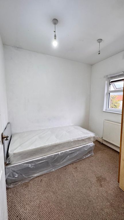 Property photo 1 of 4