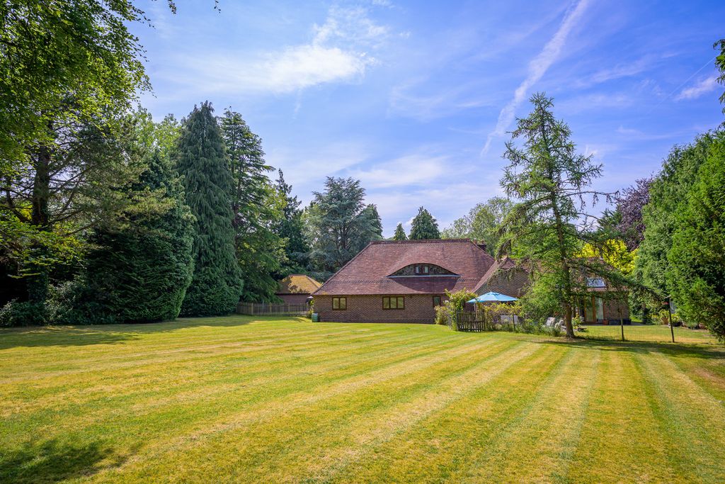 Property photo 2 of 33