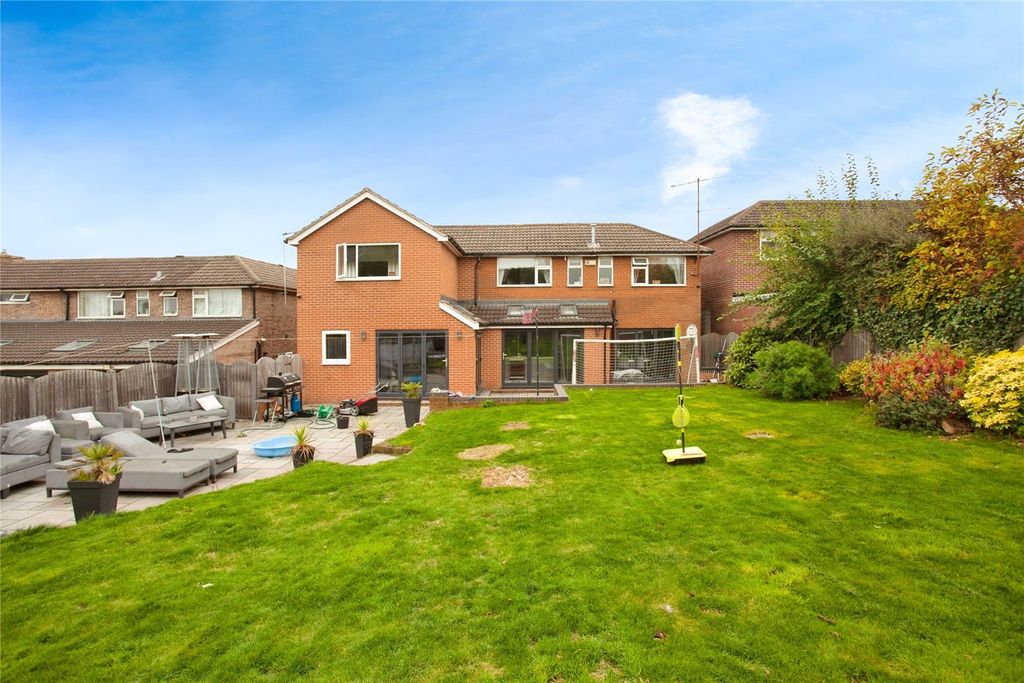 Property photo 2 of 29 Picture No. 32