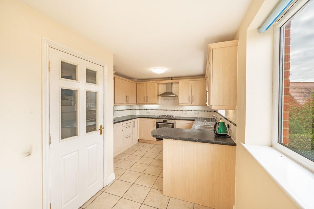 Property photo 2 of 18 Kitchen/Dining Room