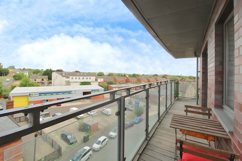 Property photo 3 of 8 Picture No. 14