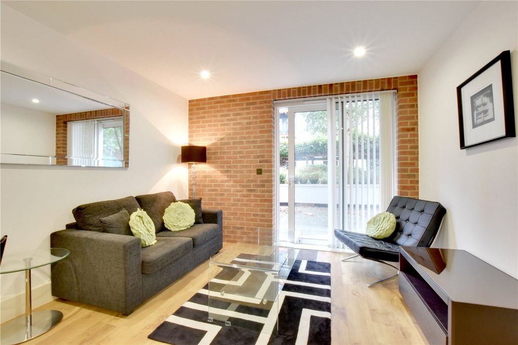 Property photo 2 of 14 Picture No. 02