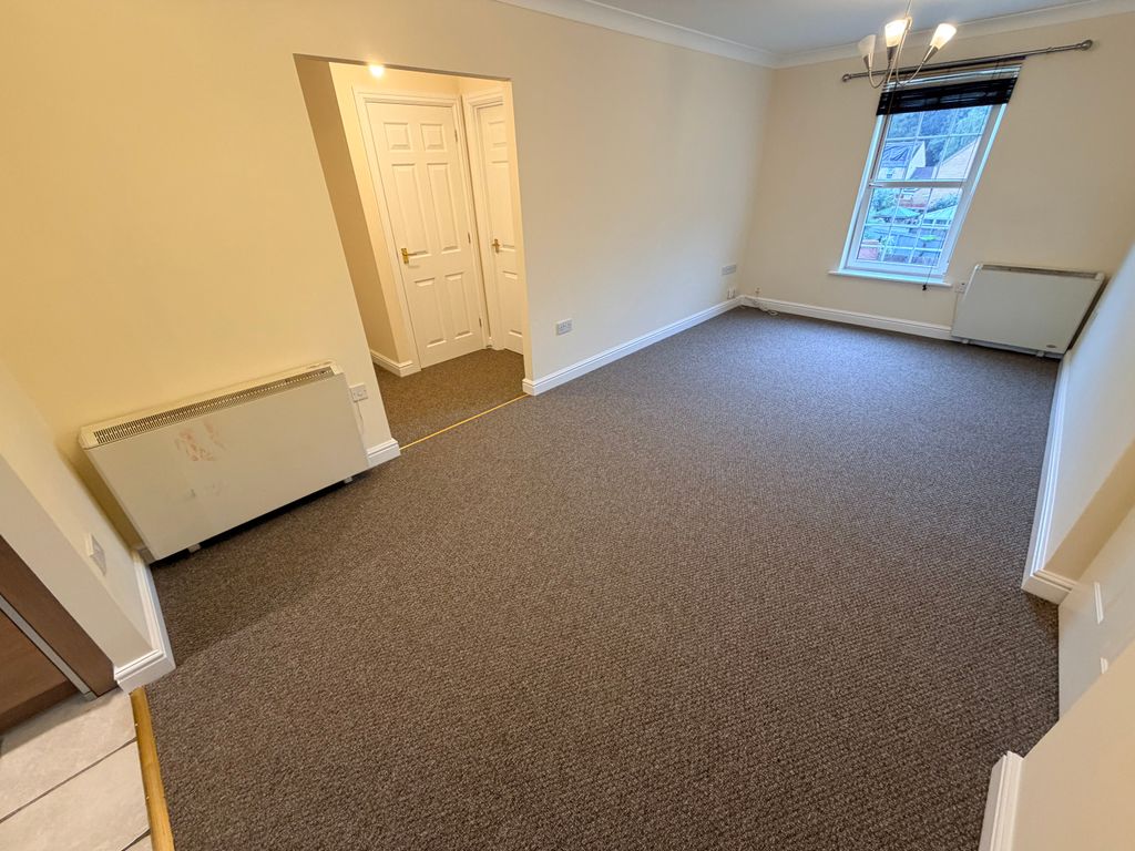 Property photo 3 of 11 Image