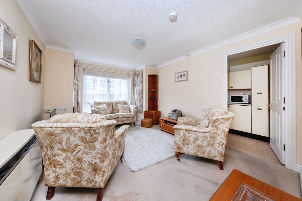 Property photo 3 of 10