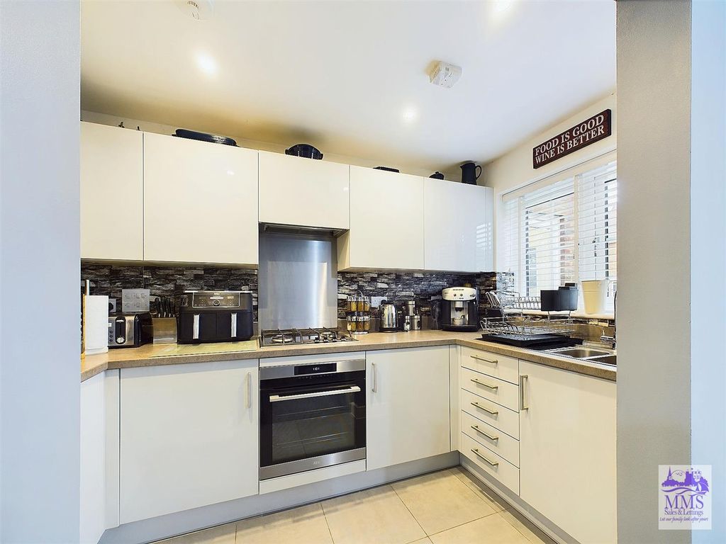 Property photo 3 of 8 Cam02633G0-Pr0213-Still002.Jpg