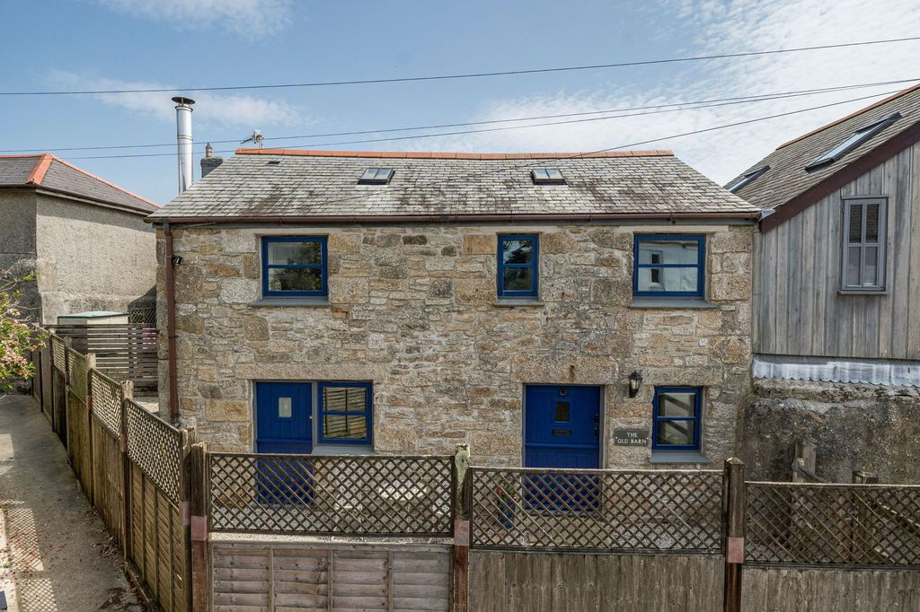 Property photo 1 of 18