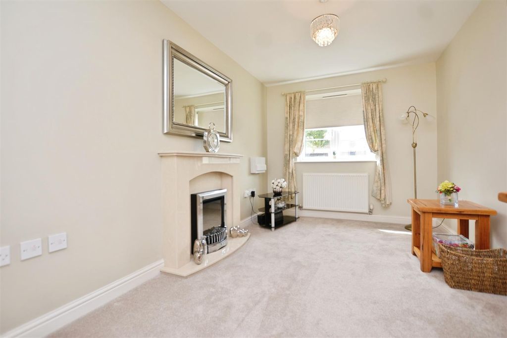 Property photo 2 of 14 Living Room