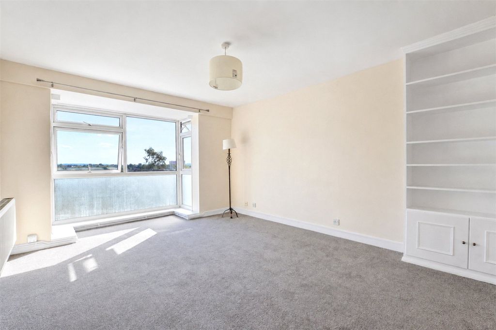 Property photo 1 of 10 Picture No. 05