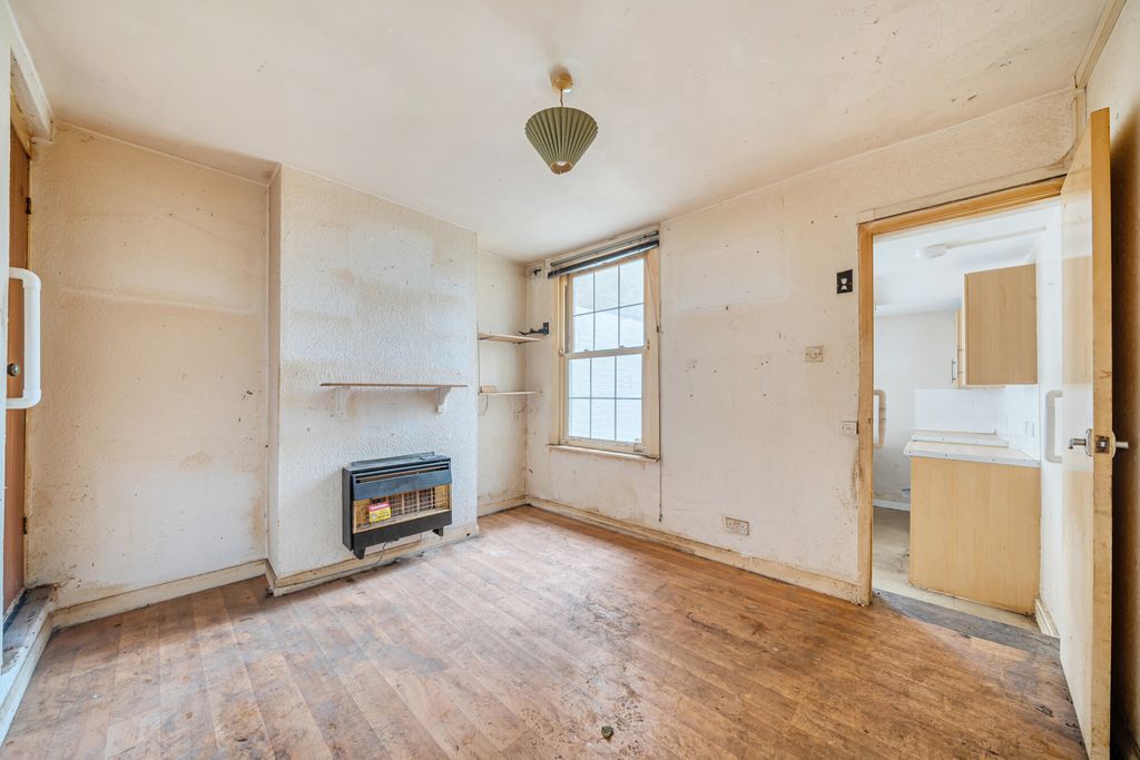 Property photo 3 of 21 Reception